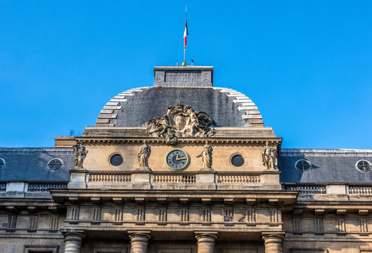 France, Pars, 4th arrondissement, Ile de la Cite, pediment of the Palais de Justice (courthouse) seen from the Boulevard du Palais