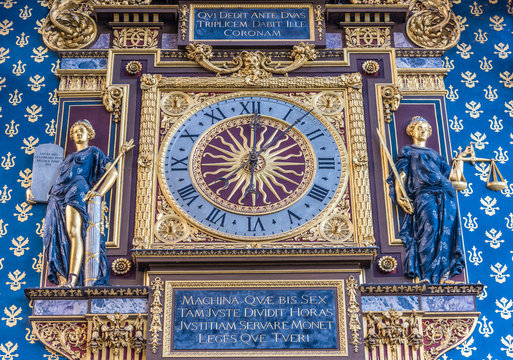 France, Paris, 1st arrondissement, Ile de la Cite, Tour de l'Horloge of the Palais de la Cite (14th century), bas-relief by Germain Pilon (allegorical figures of The Law and Justice)