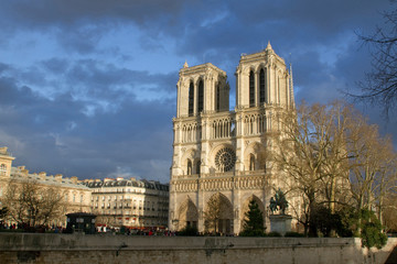 France, Paris, 4th arrondissement, Ile de la Cite (Isle of the City), Notre Dame, winter