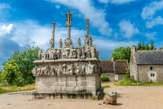 France, Brittany, Bay of Audierne, wayside cross of Notre-Dame-de-Tronoen (15th century)