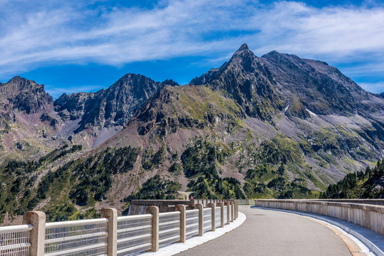 France, Hautes-Pyrenees, Haute-Vallee d'Aure, hydroelectric dam of the Cap de Long