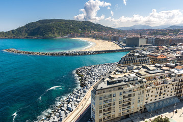 Obraz premium Donostia / San Sebastian widziana z Urgull Mountain, Kraj Basków, Hiszpania