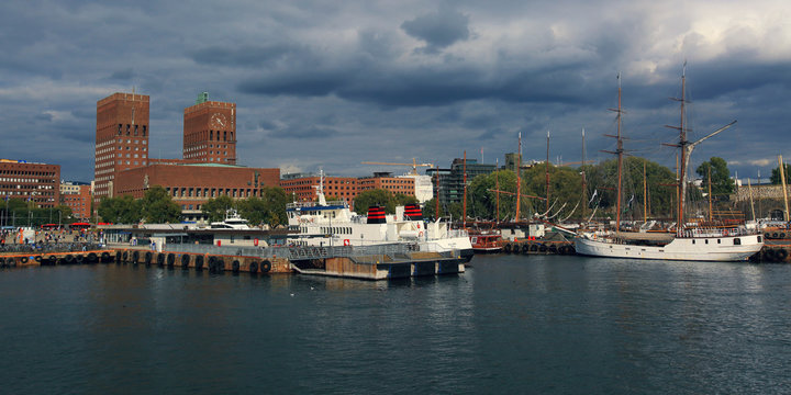Europe, Norway, Nordland, Oslo, Oslo Fjord. City hall