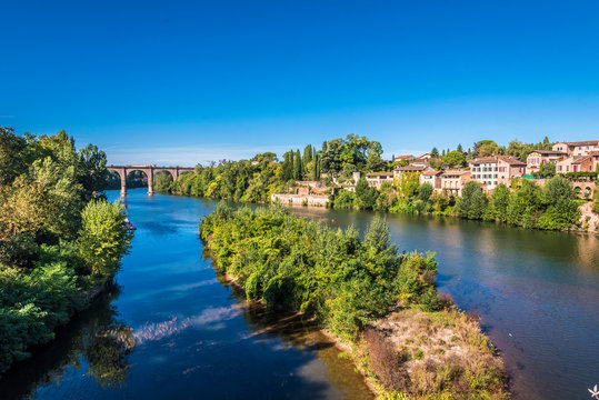 France, Tarn, Albin, district of la Madeleine (right bank) and river islet