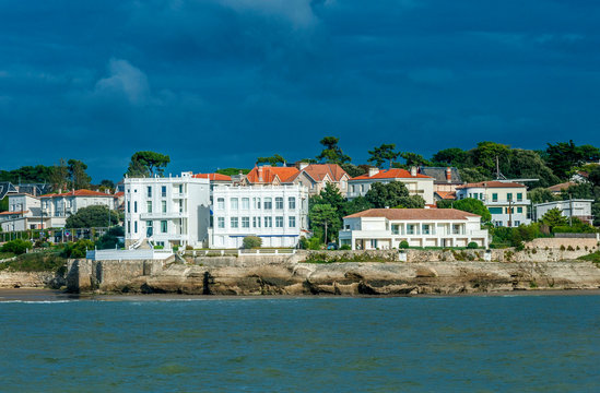 France, Charente-Maritime, seafront of Royan, Pontaillac district