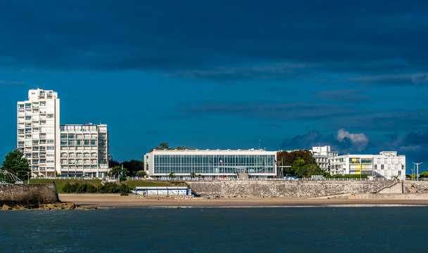 France, Charente-Maritime, seafront of Royan, Foncillon district, Congress centre (Historical Monument) (20th century)