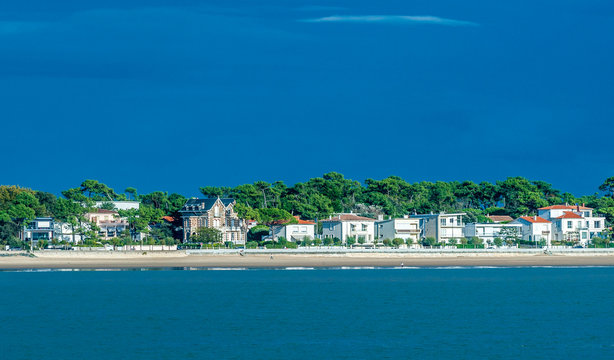France, Charente-Maritime, seafront of Royan, district of the Parc