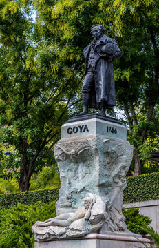Spain, Madrid, district of the Retiro, statue of Goya in front of the Prado museum