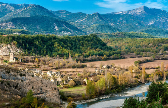 Spain, autonomous community of Aragaon, Boltana region, Janovas, abandonned village on the bank of the Ara river (completion of an irrigation lake)