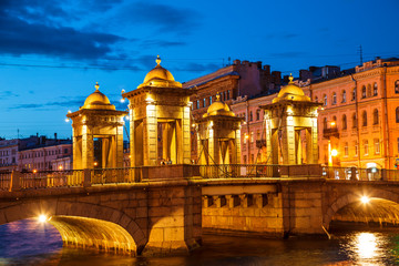 Fototapeta na wymiar Lomonosov bridge on the Fontanka river on a white night. Saint Petersburg, Russia