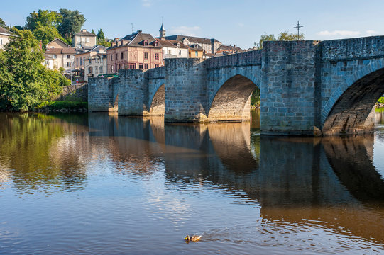 Nouvelle Aquitaine - Limousin - Haute-Vienne - Limoges - The Saint-Etienne bridge on the Vienne river