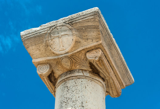 Turkey, Ephesus, basilic Saint Jean, capital of a column
