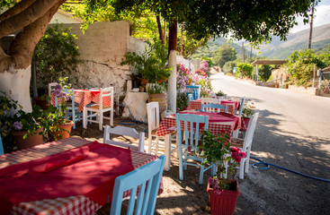 Taverne an der Straße im Landesinneren von Kreta