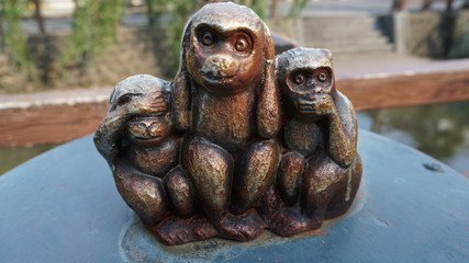 三猿のオブジェ