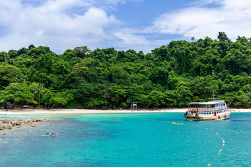 Service boat scuba diving in Thailand, Koh Chang Trat.