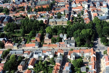 Greifswald mit Universitätshauptgebäude 2014
