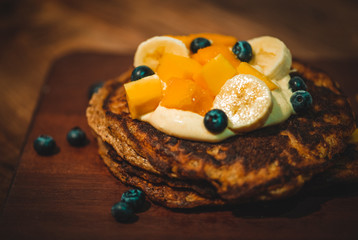 hot cakes integrales con fruta