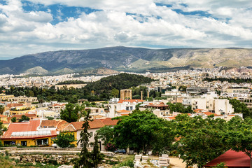 Fototapeta na wymiar Panorama of Athens and the columns of the temple of Zeus Olympian.