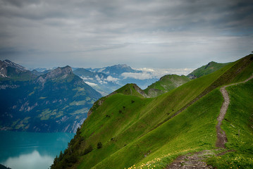 Gratwanderweg von Klingenstock zum Fronalpstock auf dem Stoos in den Schweizer Alpen bei guter...