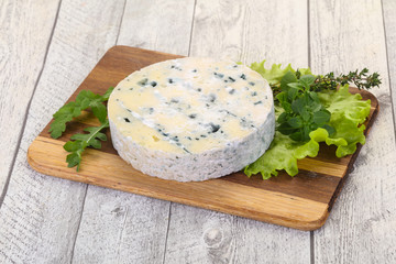Round blue cheese