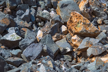 The texture of large stones in a quarry for the extraction of stone.