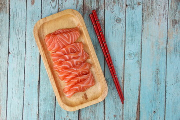 Sashimi saumon et baguettes