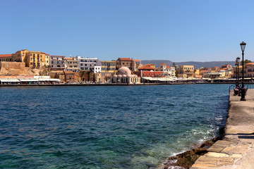 Fototapeta na wymiar View of the waterfront
