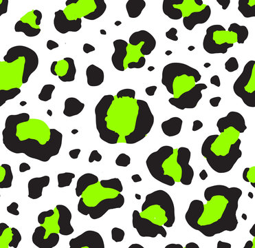 Seamless Black Green Leopard Print Pelt Pattern PNG Seamless