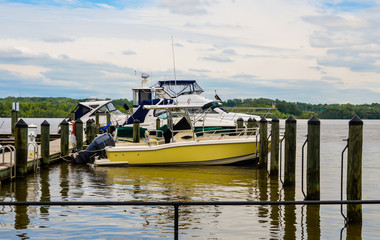 Fototapeta na wymiar Beautiful boats in the Botomac River Virginia America