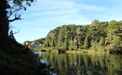 Obraz premium Casa no lago