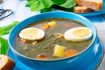 Sorrel soup with potatoes and egg