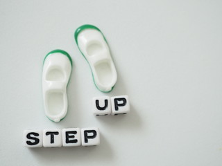 おもちゃの靴とステップアップの単語