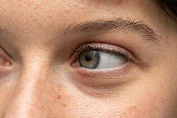 Obraz premium Blue eye of a woman