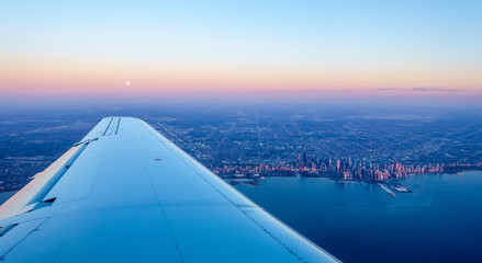 Fototapeta na wymiar Sunrise over Chicago, Illinois