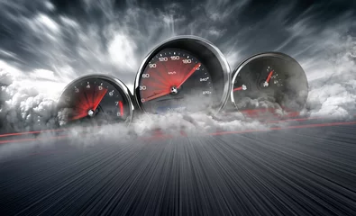 Foto op Canvas Snelheidsmeter die hoge snelheid scoort op een racebaanachtergrond met snelle bewegingsonscherpte. Snelheidsovertredingen Auto Achtergrond Foto Concept. © LAYHONG
