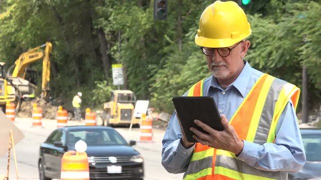 Man at construction site, wide shot