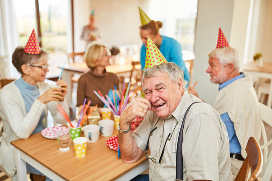 Seniors celebrate their birthday together
