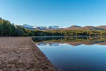 Naklejka premium lake in the mountains