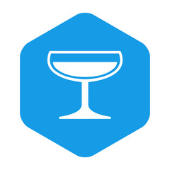 Icono plano copa de champaña en hexágono color azul