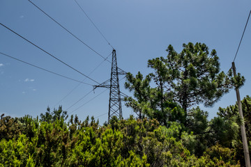 Obraz premium Energie Versorgung mit Strommasten über Land