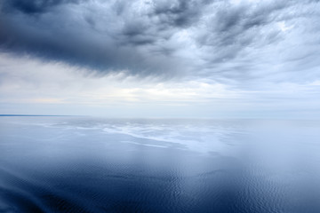 Obraz premium Calm gulf of Riga, Baltic sea in early morning.