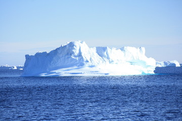 Fototapeta na wymiar Bluish Tinge Iceberg