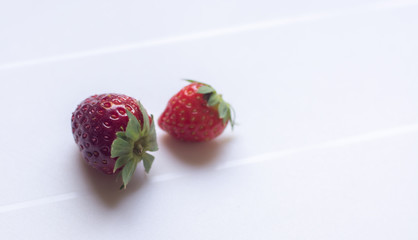 Morangos Fresh strawberries on wooden table close up