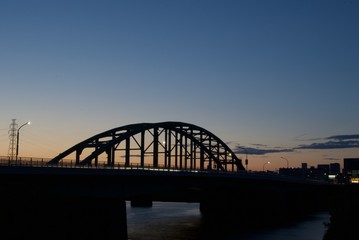 Fototapeta na wymiar 夕暮れの橋