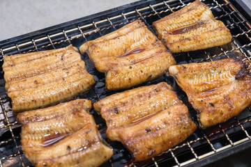 男の手料理　うなぎの蒲焼　網焼き