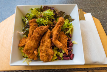 Steirischer Backhendlsalat