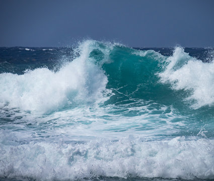 Crashing waves at Shete Boka National park, curacao © Gail Johnson