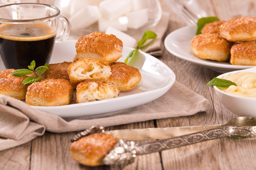 Puff pastries with custard cream.