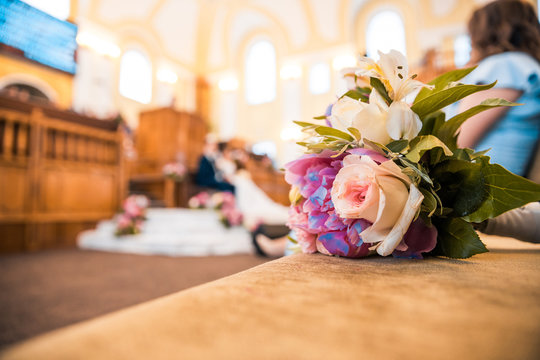 flowers in the hall at the wedding