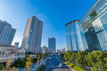 豊洲のオフィスビル街の風景